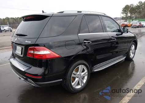 2015 Mercedes-Benz Ml 350 4Matic z USA, uszkodzony, nr VIN 4JGDA5HB3FA502839